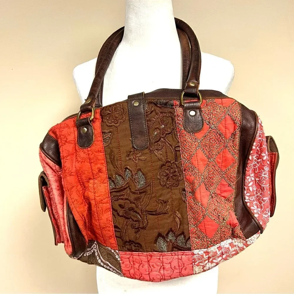 Mo & Co boho embroidered shoulder bag.